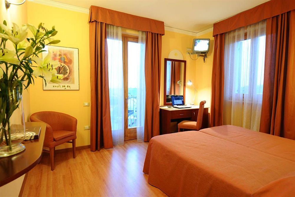Hotel Al Sole - Enjoy Holiday Cavaion Veronese Dış mekan fotoğraf