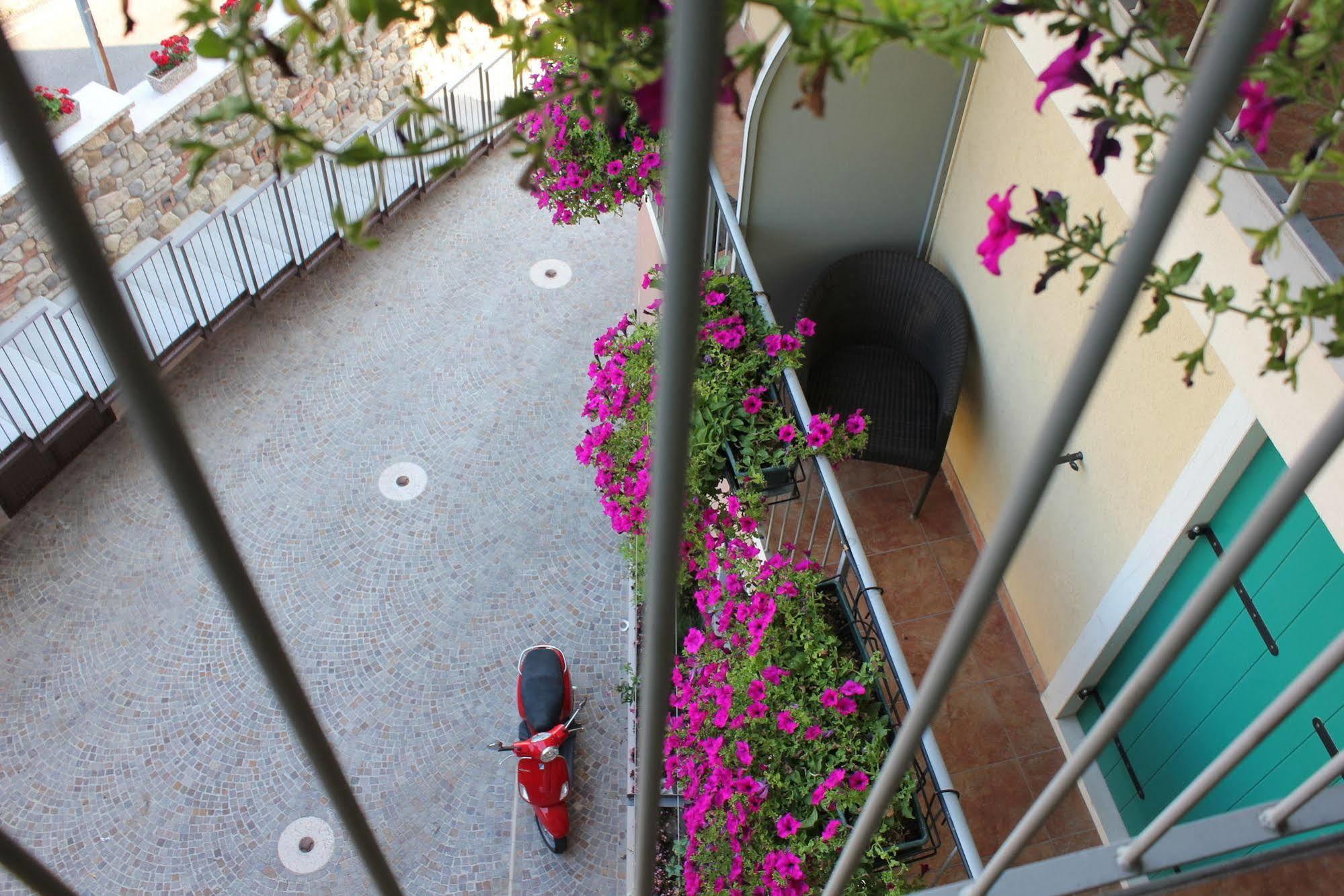 Hotel Al Sole - Enjoy Holiday Cavaion Veronese Dış mekan fotoğraf