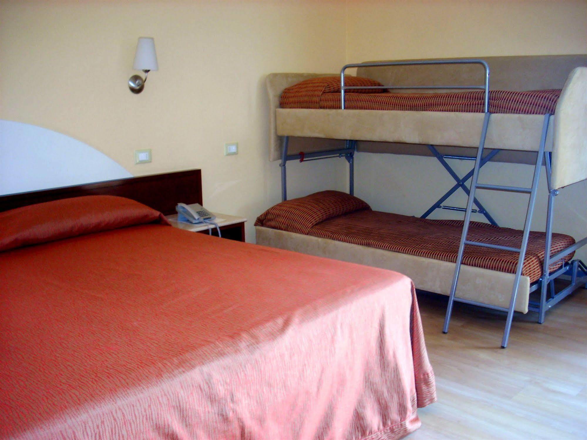 Hotel Al Sole - Enjoy Holiday Cavaion Veronese Dış mekan fotoğraf
